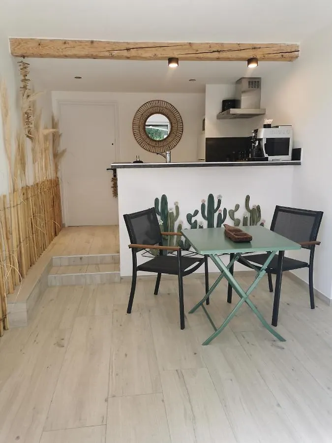 Casa Louise Suites And Spas Privatifs Sainte-Maxime 0*,  Francia